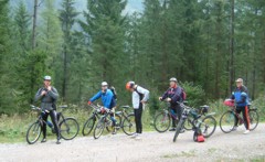 Gruppe unterwegs zum Walchsee