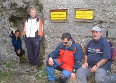 Hier vergroessern. Die ersten Befestigungsanlagen am Landsturmweg.