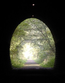 Das Licht am Ende des Tunnels in Sicht